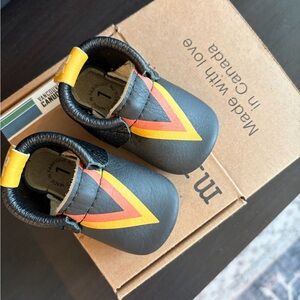 Minimoc Canucks infant moccasins